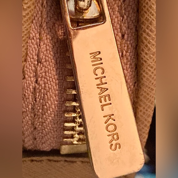 Michael Kors Selma Bag, Medium - Picture 4 of 10